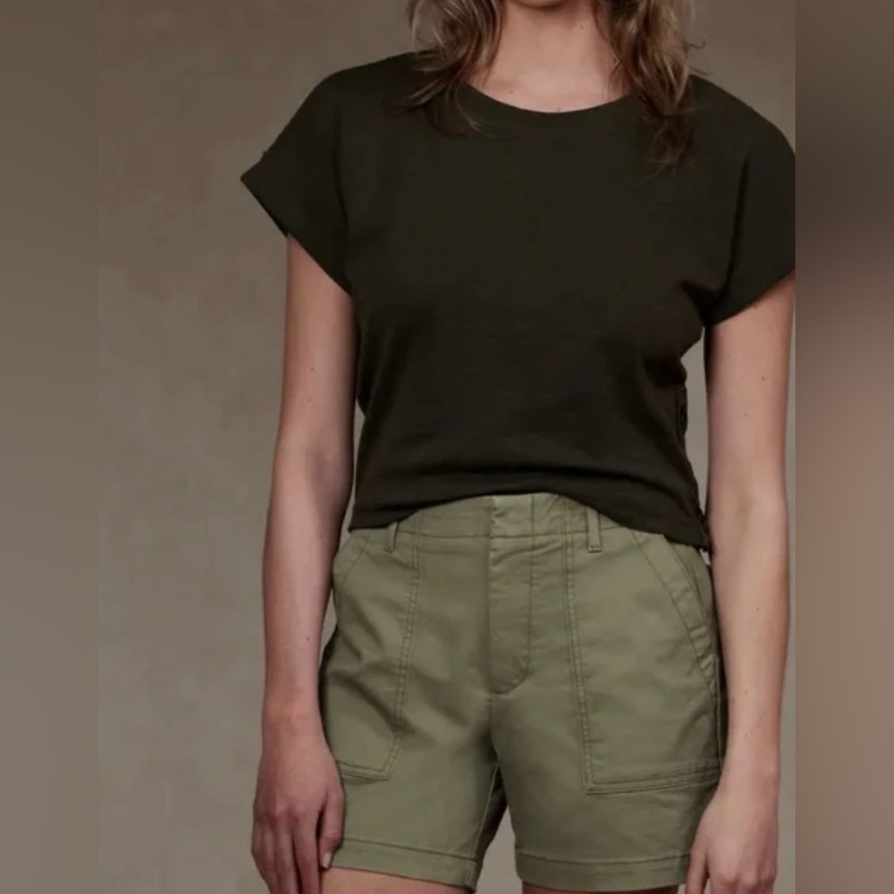 2 For $10 Banana Republic Chino Shorts in Desert Thyme Size 2